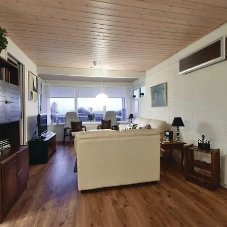 Vakantiehuis Three-bedroom Holiday In