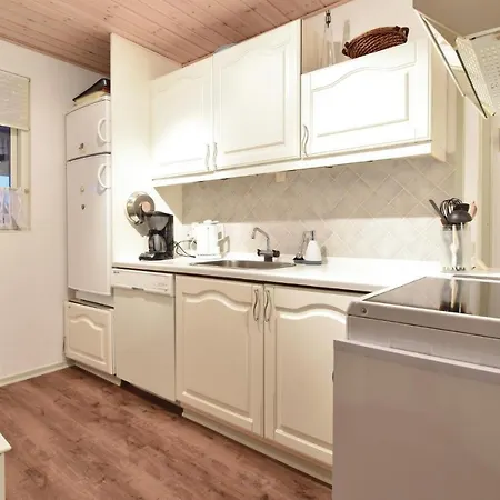 Three-bedroom Holiday In Fåborg