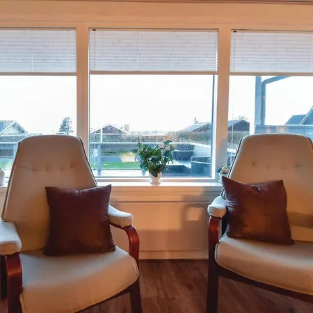 Three-bedroom Holiday In *